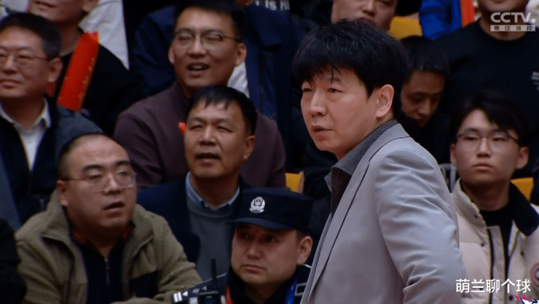 而强援克里斯则是要停赛一场的体育录像/图片 而强援克里斯则是要停赛一场的体育录像/图片