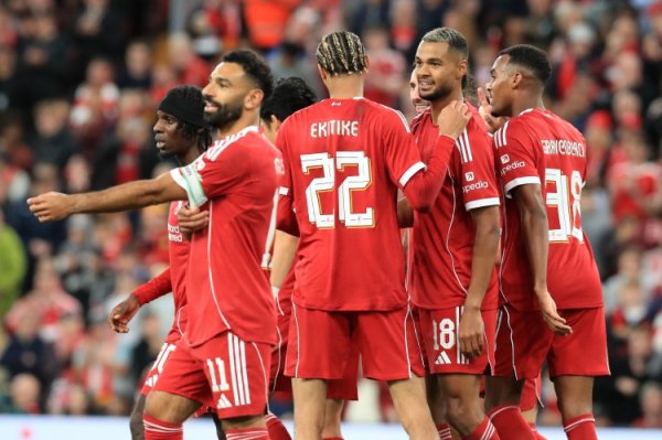 在安菲尔德进行的比赛中体育录像/图片