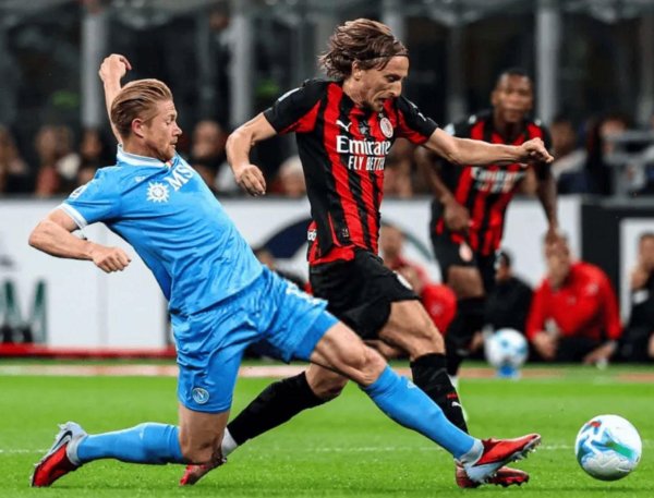 米兰在第54分钟拿到红点套餐体育录像/图片