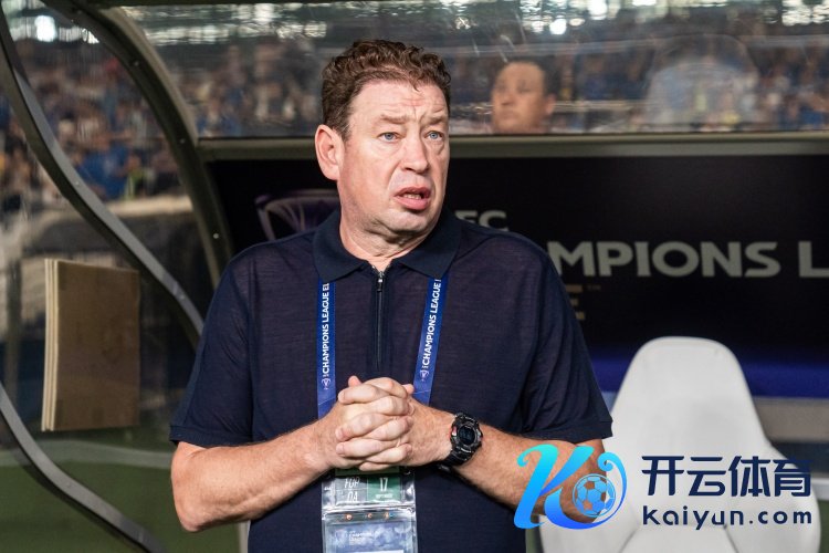 斯卢茨基：中国球员踢球需要一个明确的提示，他们在场下心爱憎恨